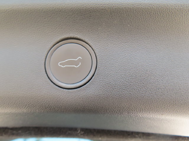 Used 2022 Tesla Model Y Long Range AWD/4WD image 28