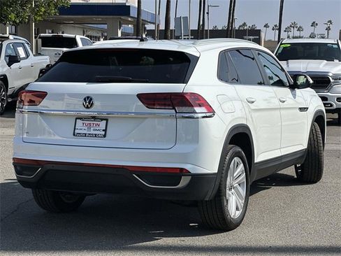 Used 2020 Volkswagen Atlas Cross Sport SE w/ Panoramic Sunroof Package image 4