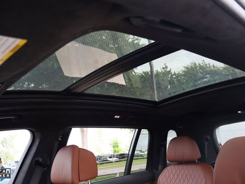 Used 2024 BMW X7 xDrive40i w/ Executive Package AWD/4WD image 25