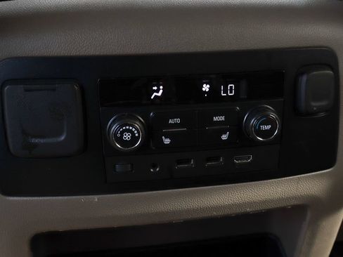 Used 2019 Chevrolet Tahoe Premier AWD/4WD image 49