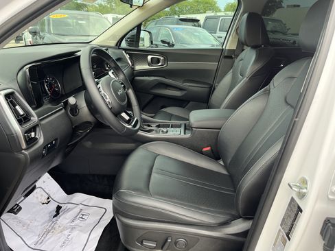 Used 2023 Kia Sorento S FWD image 6