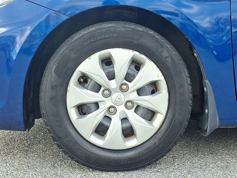 Used 2015 Hyundai Accent GLS w/ Option Group 02 image 8