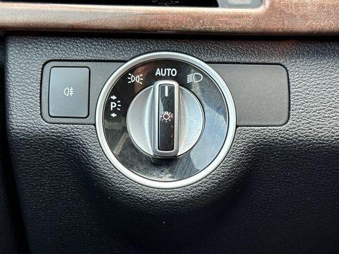 Used 2012 Mercedes-Benz E 350 Sedan image 33