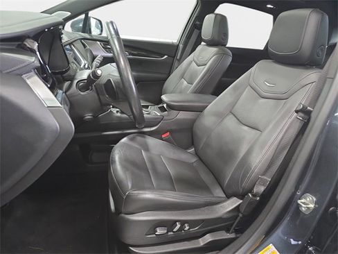 Used 2021 Cadillac XT5 Premium Luxury image 14