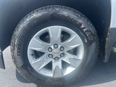 Used 2015 GMC Canyon SLE AWD/4WD image 9