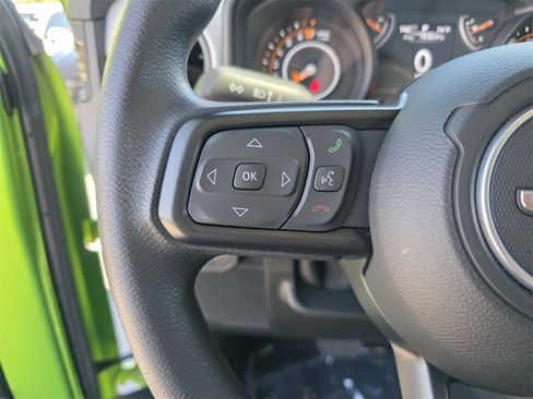 Used 2025 Jeep Gladiator Sport image 25