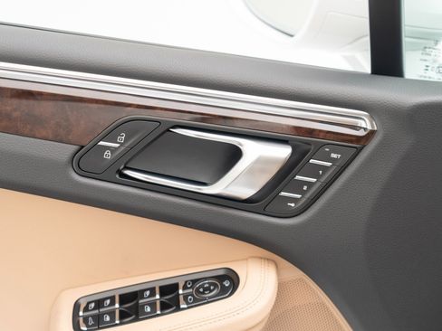 New 2026 Porsche Macan image 21