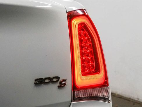 Used 2022 Chrysler 300 S image 10