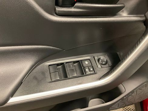 Used 2021 Toyota RAV4 LE image 15