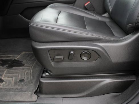 Used 2023 Chevrolet Tahoe Z71 image 3