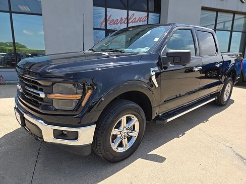 Used 2024 Ford F150 XLT AWD/4WD image 3