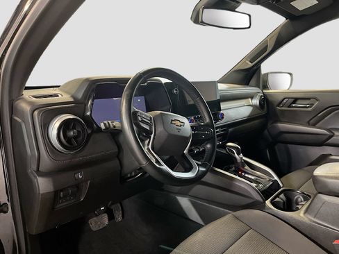 Used 2024 Chevrolet Colorado LT w/ LT Convenience Package II AWD/4WD image 9