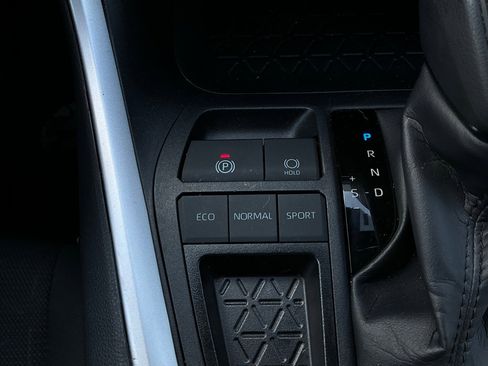 Used 2025 Toyota RAV4 XLE image 24