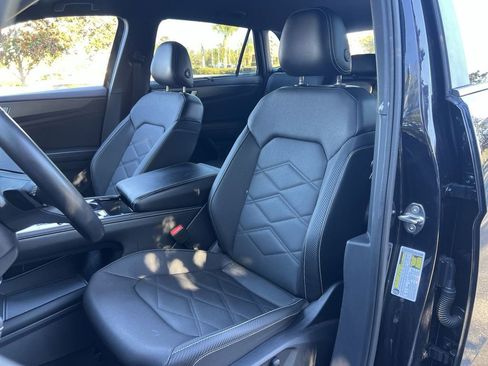 Certified 2024 Volkswagen Atlas Cross Sport SE image 11