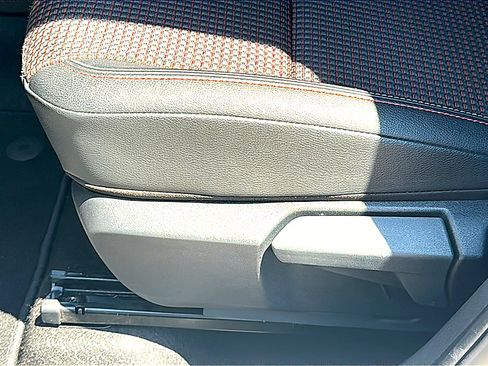 Certified 2025 Nissan Kicks SR FWD image 8