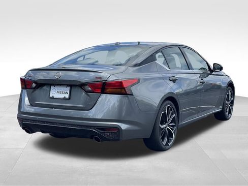 Certified 2025 Nissan Altima 2.5 SR AWD/4WD image 4