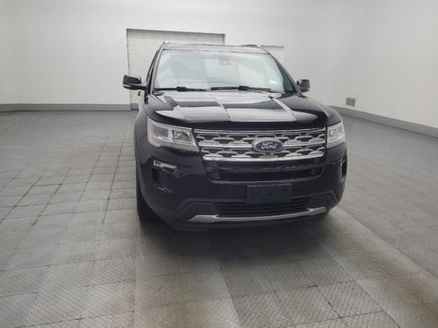 Used 2018 Ford Explorer XLT w/ Equipment Group 202A AWD/4WD image 14