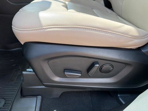 Used 2023 Ford Explorer XLT w/ Equipment Group 202A AWD/4WD image 25