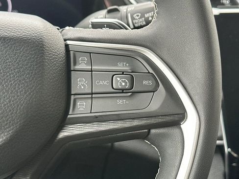 Used 2024 Jeep Grand Cherokee L Laredo RWD image 29