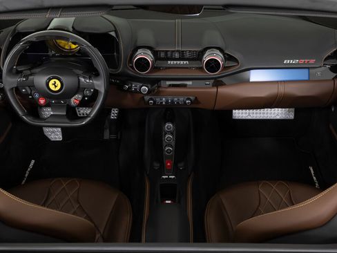 Used 2021 Ferrari 812 GTS RWD image 24