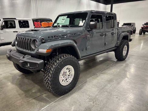 New 2025 Jeep Gladiator Sport image 25