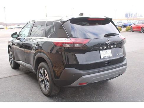 Used 2023 Nissan Rogue SV image 6