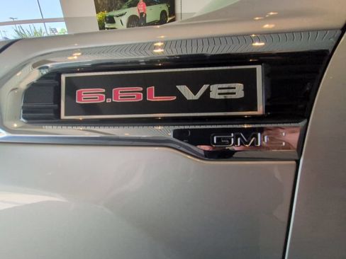 Used 2021 GMC Sierra 2500 SLT w/ SLT Preferred Package AWD/4WD image 30