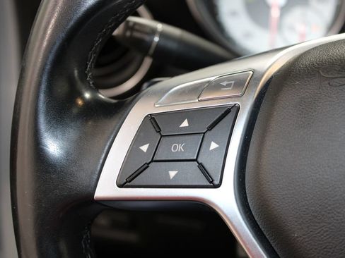 Used 2012 Mercedes-Benz SLK 350 image 36