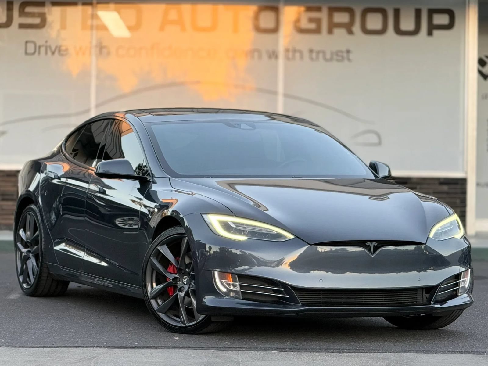 Used 2016 Tesla Model S P90D AWD/4WD image 2
