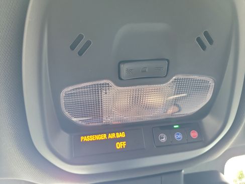 Used 2025 Buick Envista Sport Touring w/ Convenience I Package FWD image 26