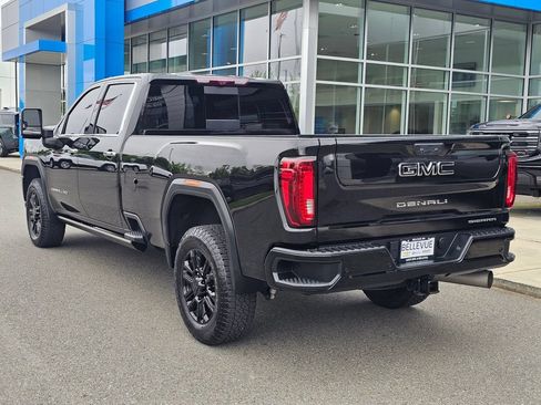 Used 2022 GMC Sierra 3500 Denali w/ Denali Black Diamond Edition AWD/4WD image 3