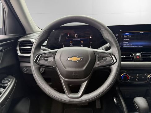 Used 2025 Chevrolet TrailBlazer LT AWD/4WD image 12