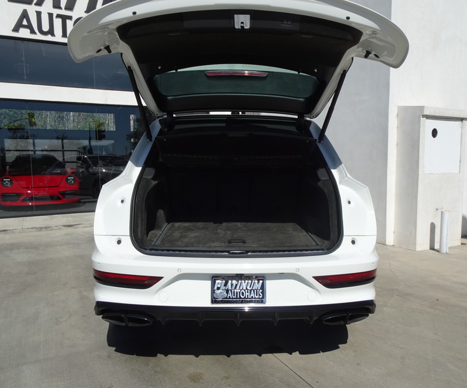 Used 2022 Bentley Bentayga AWD/4WD image 6