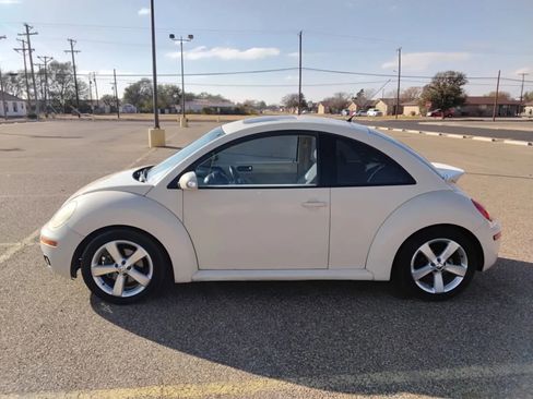 Used 2007 Volkswagen Beetle Coupe w/ Package 2 image 10