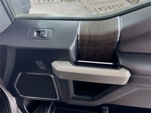 Used 2020 Ford F350 Lariat image 31