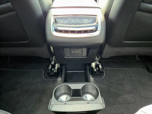 Used 2023 Cadillac XT6 Premium Luxury image 47