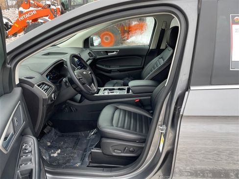 Used 2023 Ford Edge SEL w/ Convenience Package image 9