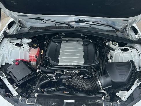 Used 2017 Chevrolet Camaro SS RWD image 3