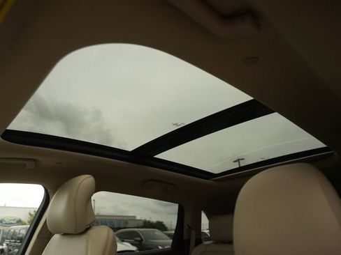 Used 2016 Lincoln MKX Reserve w/ Technology Package FWD image 11