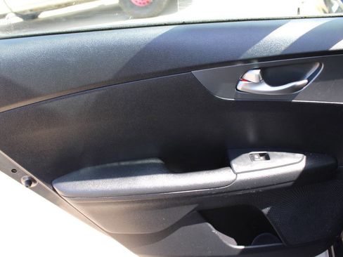 Used 2020 Kia Forte LXS FWD image 15