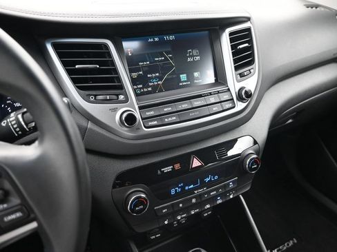 Used 2017 Hyundai Tucson Limited AWD/4WD image 4