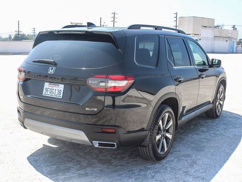 Certified 2023 Honda Pilot Elite image 6
