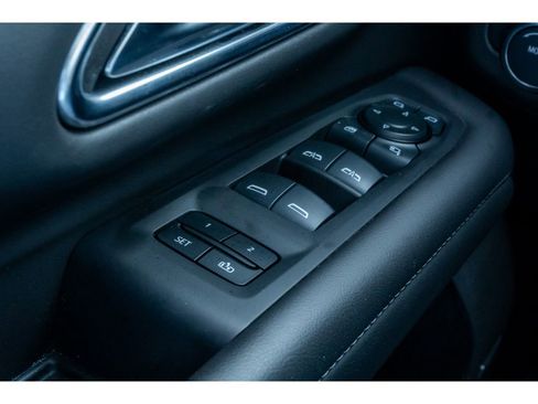 Used 2024 Chevrolet Tahoe Z71 w/ Luxury Package image 31