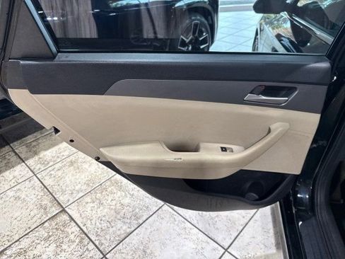 Used 2018 Hyundai Sonata SE w/ Winter Weather Package image 21