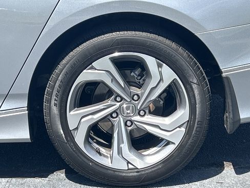 Used 2018 Honda Accord EX image 13