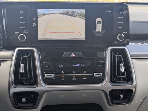 Certified 2023 Kia Sorento S image 32