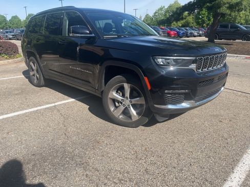 Used 2022 Jeep Grand Cherokee L Limited AWD/4WD image 4
