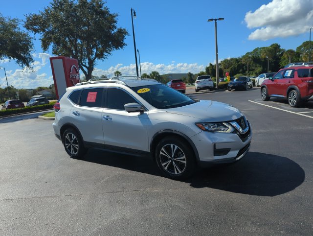 Certified 2019 Nissan Rogue SV w/ Premium Package FWD image 1