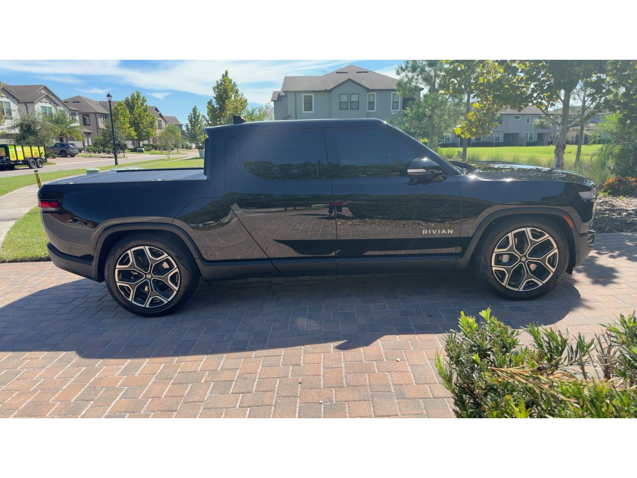 Used 2023 Rivian R1T Adventure Dual AWD/4WD image 6