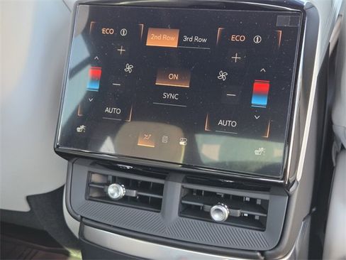 New 2026 Cadillac Vistiq Sport w/ LPO, Floor Liner Package image 18